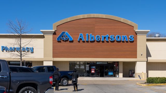An Albertsons supermarket store in Lafayette, LA, USA. Albertsons Companies, Inc. is an American grocery company.