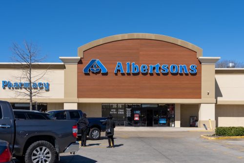 An Albertsons supermarket store in Lafayette, LA, USA. Albertsons Companies, Inc. is an American grocery company.