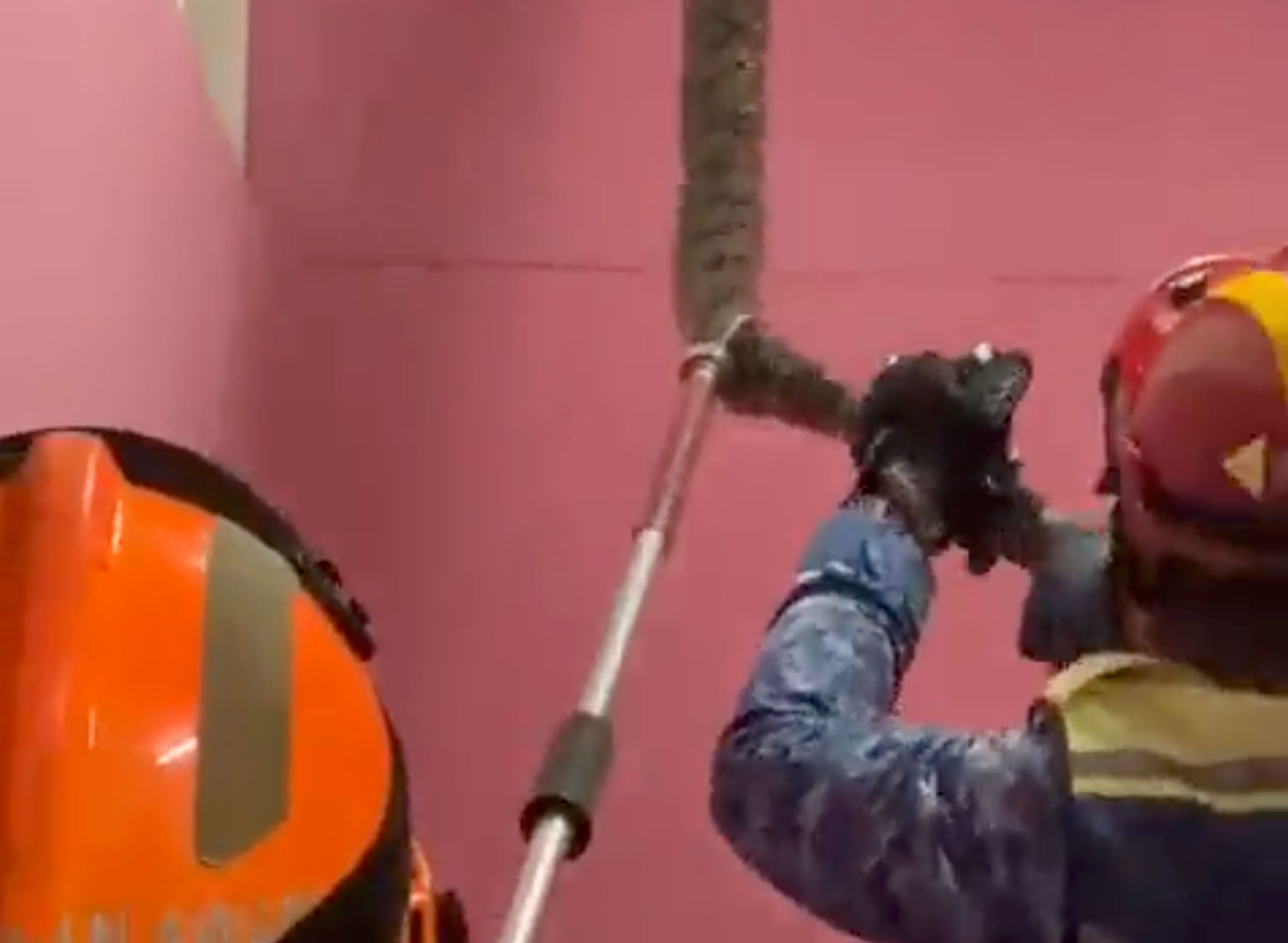 Wild Moment Enormous Snakes Fall Through Home’s Ceiling