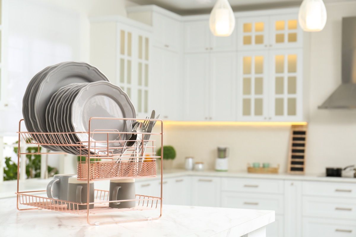 How to Dry Dishes Without a Dish Rack