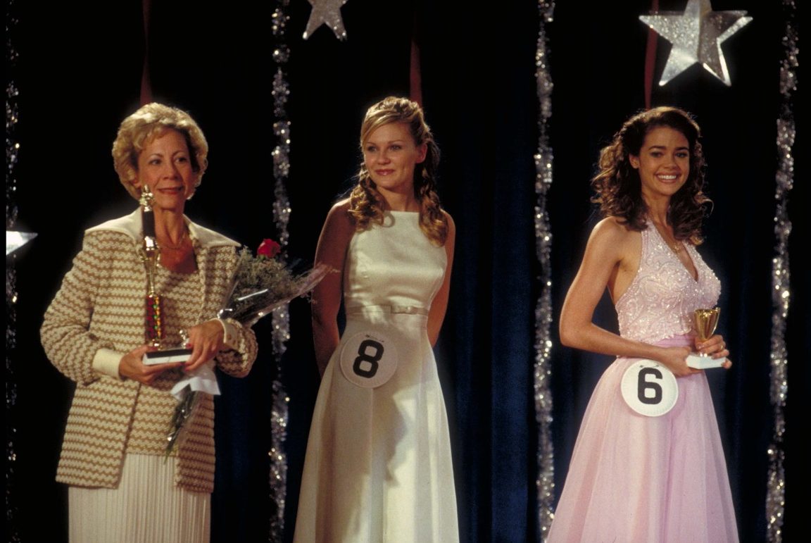 Mindy Sterling, Kirsten Dunst, and Denise Richards in Drop Dead Gorgeous