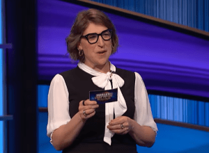 mayim bialik hosting jeopardy high school reunion tournament