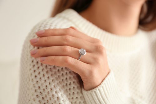 beautiful classic style engagement ring