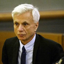 Robert Blake in court in 2004