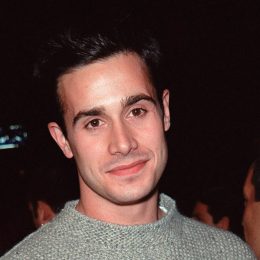Freddie Prinze Jr. at the premiere of "End of Days" in 1999
