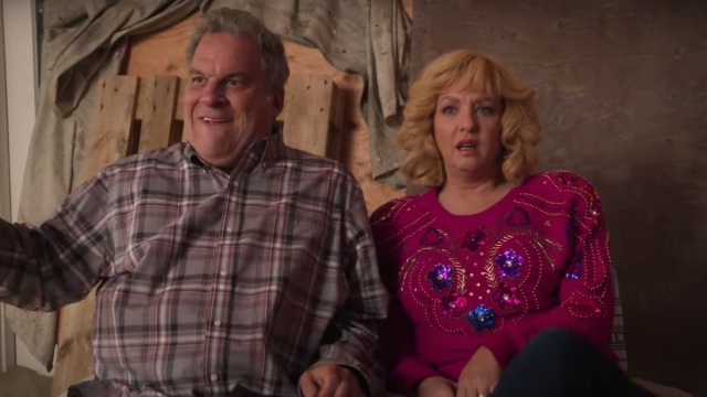 Jeff Garlin and Wendi McLendon-Covey on "The Goldbergs"
