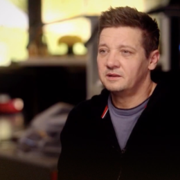 Jeremy Renner talking with Diane Sawyer