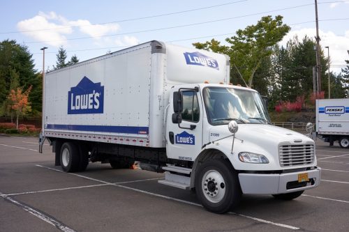 lowe's delivery truck