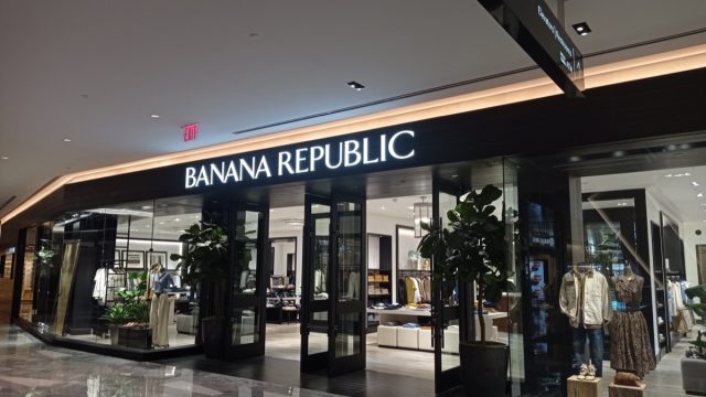 banana republic store