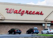 Walgreens được thành lập vào năm 1901 tại Chicago, Illinois và đã phát triển đến hơn 8.000 địa điểm và là chuỗi nhà thuốc lớn nhất tại Hoa Kỳ.