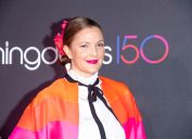 Drew Barrymore tại 2022 Harper's Bazaar ICONS Kỷ niệm 150 năm thành lập Bloomingdale