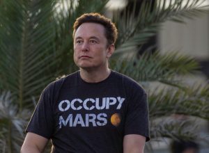 BOCA CHICA BEACH, TX - AUGUST 25: SpaceX founder Elon Musk during a T-Mobile and SpaceX joint event on August 25, 2022 in Boca Chica Beach, Texas. The two companies announced plans to work together to provide T-Mobile cellular service using Starlink satellites. (Photo by Michael Gonzalez/Getty Images)