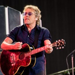 Roger Daltrey performing at Glastonbury Festival in 2015