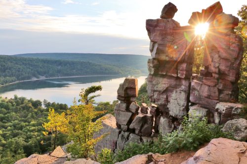 ice age national scenic trail through devil's lake state park