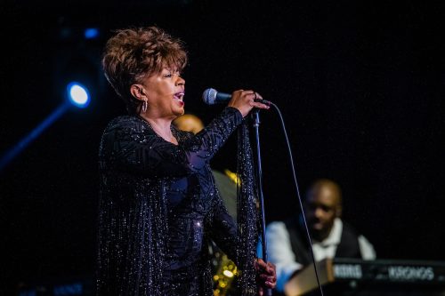 Anita Baker biểu diễn tại Liên hoan nhạc Jazz Biển Bắc năm 2019