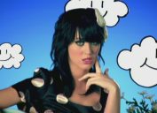katy perry trong video ca nhạc "ur so gay".