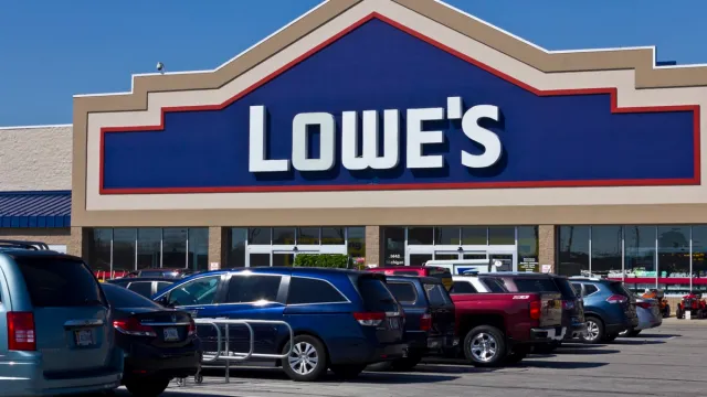 Indianapolis - Circa April 2016: Lowe's Home Improvement Warehouse. Lowe’s Helps Customers Improve the Places They Call Home III