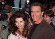 Maria Shriver và Arnold Schwarzenegger tại buổi ra mắt phim "Batman & Robin" năm 1997