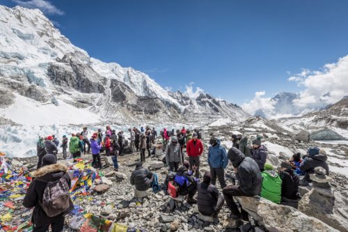 đám đông leo núi Everest