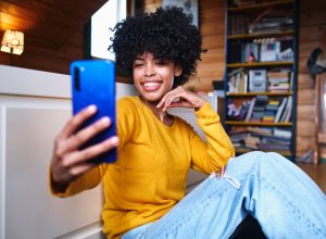 The 5 Best Colors to Wear in Photographs