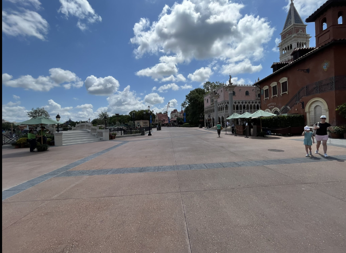 photo of "empty" disney park