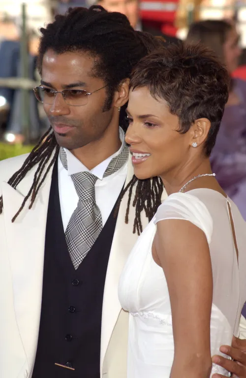 Eric Benét and Halle Berry at the 2002 Screen Actors Guild Awards