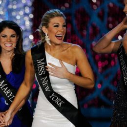 Mallory Hagan winning Miss America in 2013