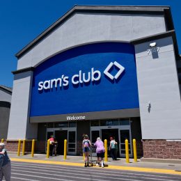 A Sam's Club storefront exterior