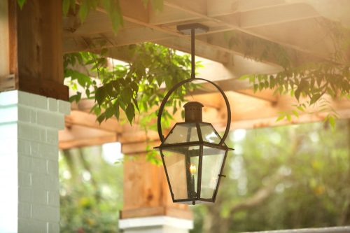 Outdoor porch lighting with hanging lantern