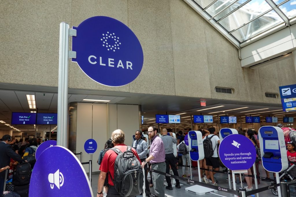 clear security line at airport