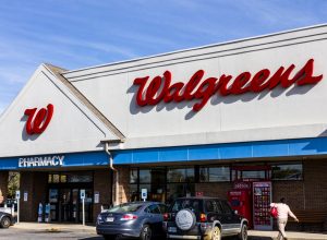 Indianapolis - Circa November 2016: Walgreens Retail Location. Walgreens is an American Pharmaceutical Company VIII