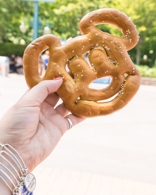 mickey soft pretzel