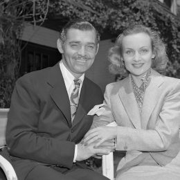 Clark Gable and Carole Lombard in front of her home in 1939