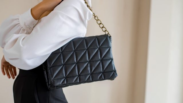 These designer shoulder bags are key to an expensive looking
