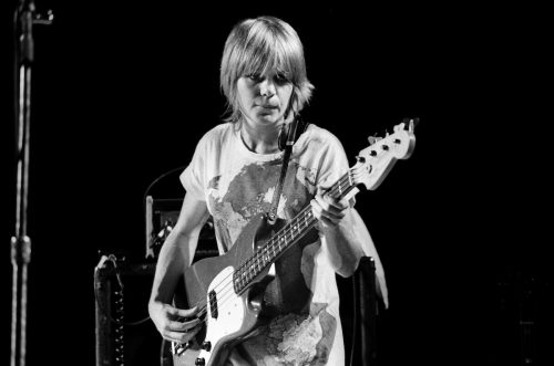 Tina Weymouth performing with Talking Heads in 1977