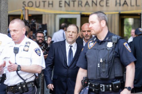 Harvey Weinstein leaving a New York courthouse in 2018