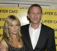 Sienna Miller and Daniel Craig in 2004
