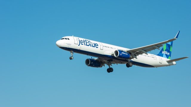 Los Angeles, California, USA - December 19, 2021: this image shows a jetBlue Airways Airbus A321-231 with registration N967JT arriving at LAX, Los Angeles International Airport.