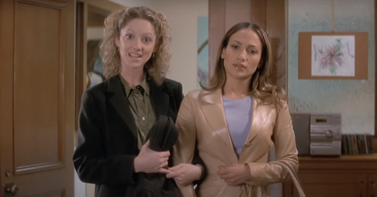 Judy Greer and Jennifer Lopez in The Wedding Planner