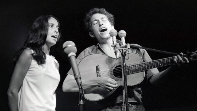 Joan Baez and Bob Dylan performing at the 1963 Newport Folk Festival
