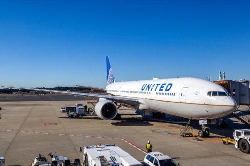 boarding united airlines flight