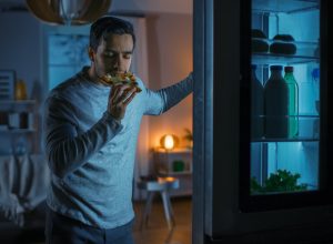 Is Eating Late Why You Can’t Lose Weight?