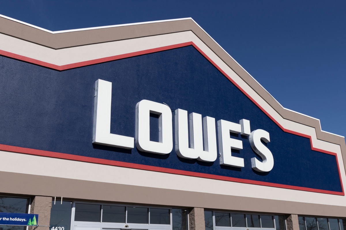 lowes store