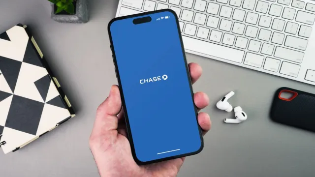 chase bank app on phone