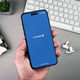 chase bank app on phone