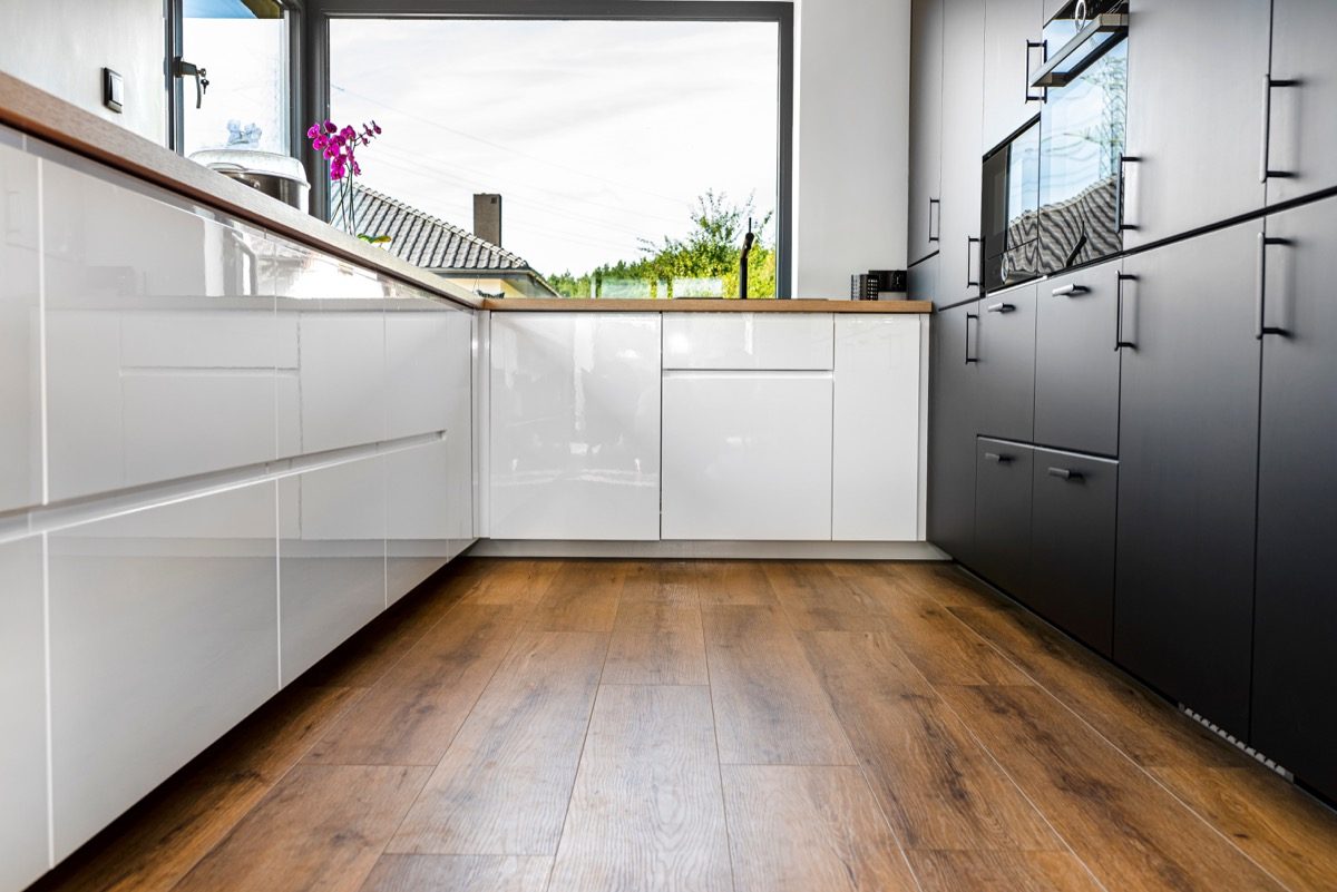 Stunning Low-Cost Kitchen Renovations image
