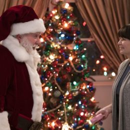 Tim Allen and Casey Wilson in "The Santa Clauses"