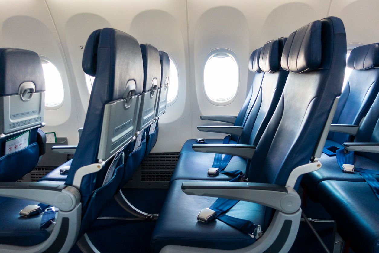 Why reclining seats are vanishing from airplanes