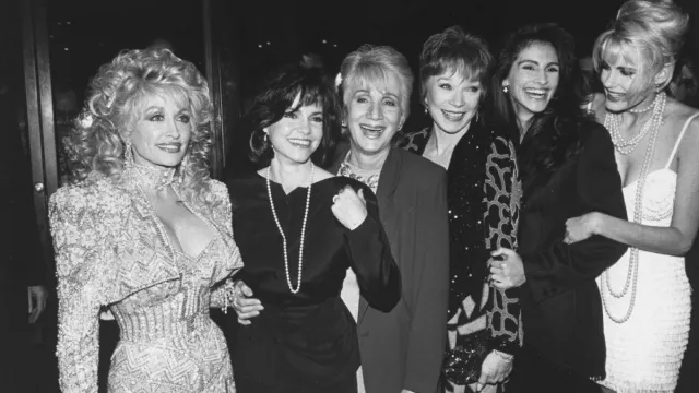 Dolly Parton, Sally Field, Olympia Dukakis, Shirley MacLaine, Julia Roberts and Daryl Hannah at the premiere of "Steel Magnolias" in 1989