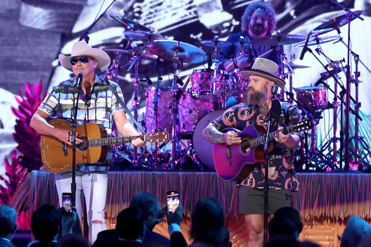 Alan Jackson performing with the Zac Brown Band at the CMAs in 2023